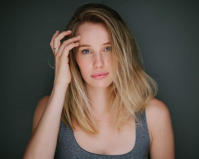 埃米莉·科克雷尔的写真