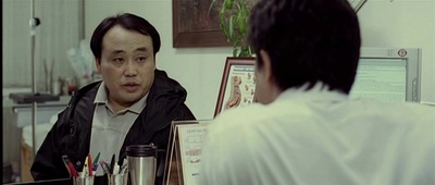 孟奉鶴的写真-《洋槐》中饰演警察