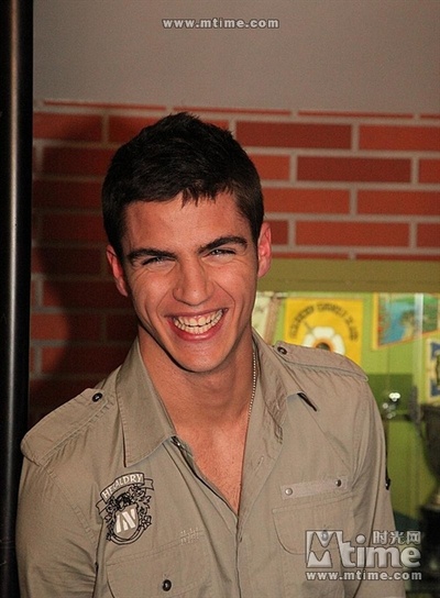 马克西·伊格莱西亚斯的写真-~ ~