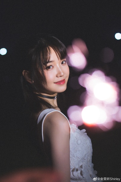 金雯昕的写真-2019新单曲《旋涡》