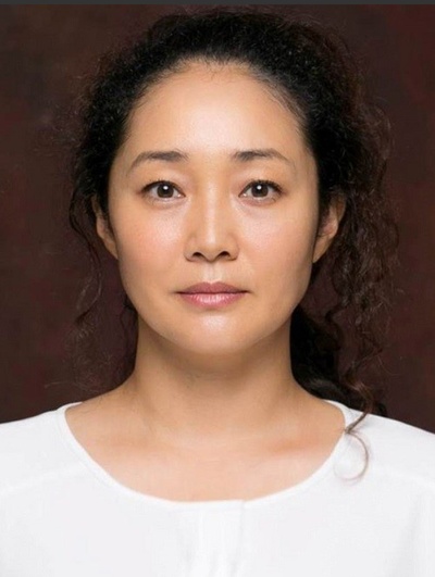 西尾麻里的写真