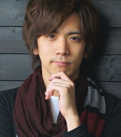 伊东健人的写真