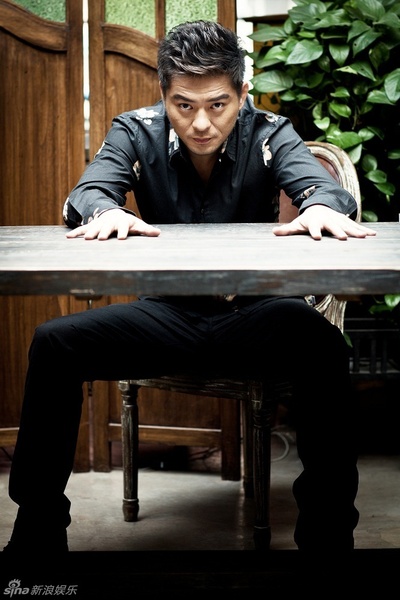 鲍鲲的写真-硬汉鲍鲲魅力写真曝光...