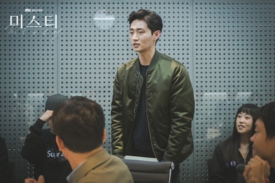 申康宇的写真-迷雾 미스티 (2018)  ht...