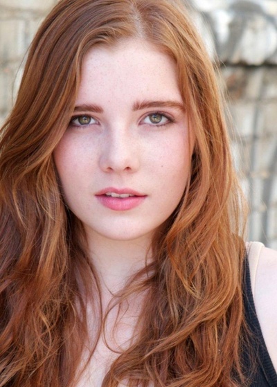 伊莉斯·埃伯利的写真