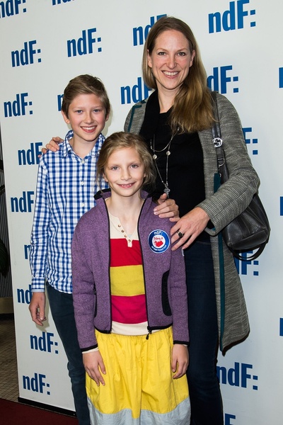 卡洛塔·凡·法尔肯海因的写真-和妈妈、哥哥