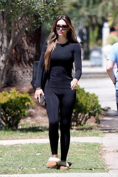 阿梅利亚·格雷的写真