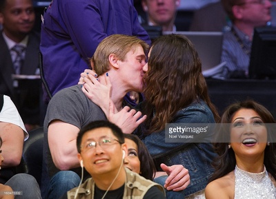 泰勒·贾克布·摩尔的写真-Fiona和Tony！！！我...