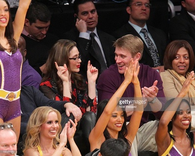 泰勒·贾克布·摩尔的写真-Fiona和Tony戏外甜死...