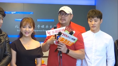 麦炳华的写真-开机采访