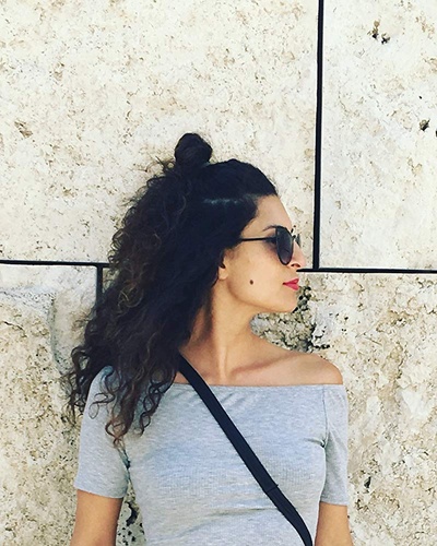 莎萝姆·阿齐齐的写真