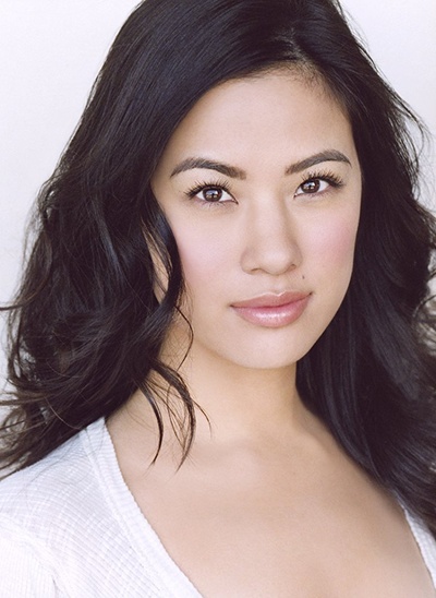 伊蕾娜·肯的写真