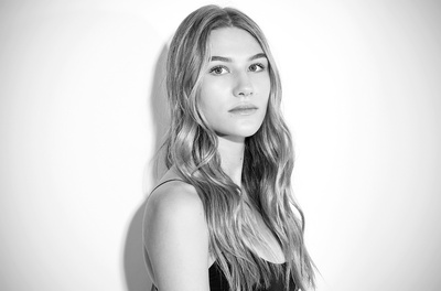 索菲娅·胡布利茨的写真