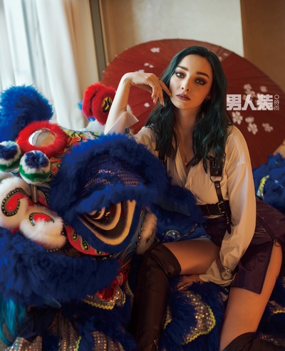 艾玛·杜蒙特的写真-男人装2019年2月