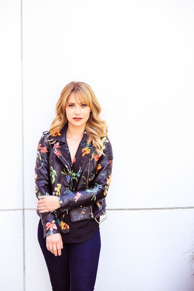 阿曼达·莱顿的写真