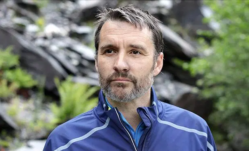 阿拉斯塔尔·麦肯泽的写真