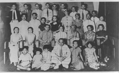 林语堂的写真-1936年，《中国评论...