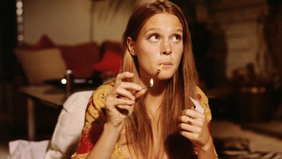 蕾·泰勒-杨的写真