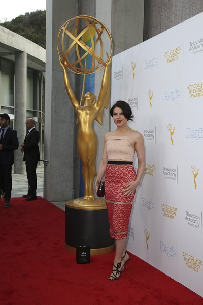 拉娜·帕瑞娅的写真