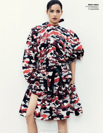 尤拉萨雅·斯帕邦德的写真