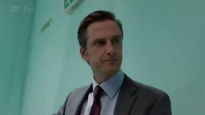 尼古拉斯·格利夫斯的写真-《重案组女警》S2剧...