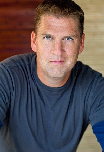 雷甘·伯恩斯的写真