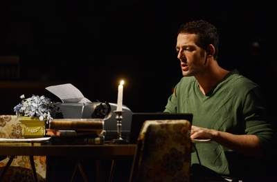 肯·巴尼特的写真-Act One of TRUE WE...