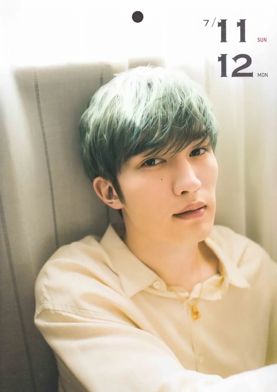 路易斯·杰西的写真