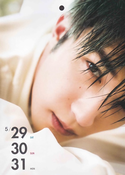 路易斯·杰西的写真