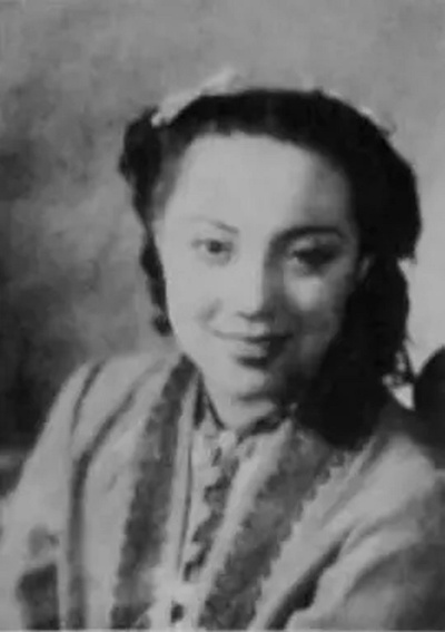 张静的写真-张静，摄于1942年（...