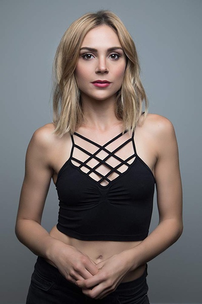 卡丽莎·斯特普尔斯的写真