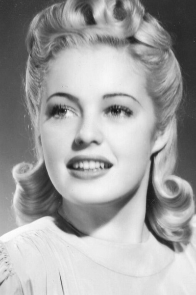 玛丽·贝丝·佩尔的写真