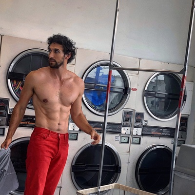 多米尼克·亚当斯的写真