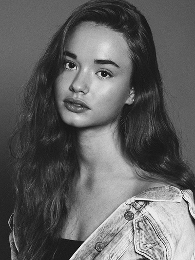 约翰尼·斯奎娅的写真