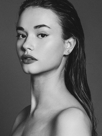 约翰尼·斯奎娅的写真