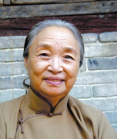 柏青的写真-慈祥的老奶奶