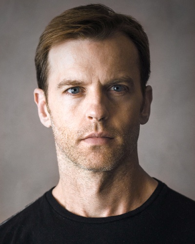 特雷弗·圣约翰的写真