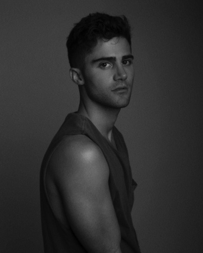 马克西·艾里奇的写真-小鲜肉，侧颜我的天