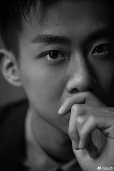 高至霆的写真
