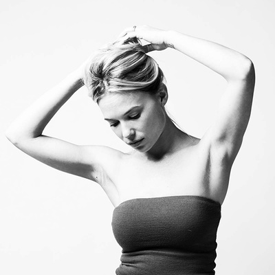 塞莱娜·辛顿的写真