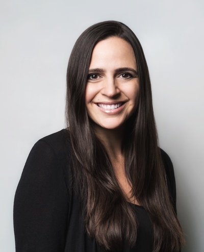 亚历克斯·卡利姆诺伊斯的写真