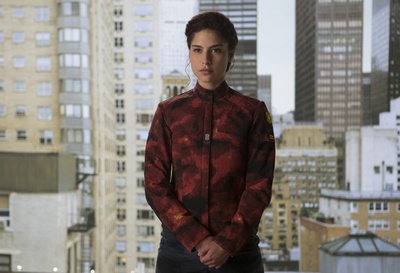 纳迪娅·希尔克的写真-《分歧者3》女战士造...