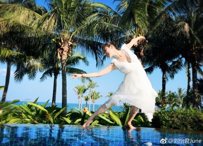 刘怡君的写真-2017-05-02 via 微博