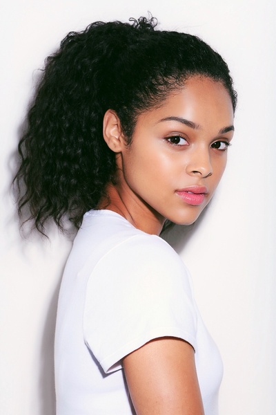 阿什·桑托斯的写真