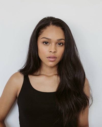 阿什·桑托斯的写真