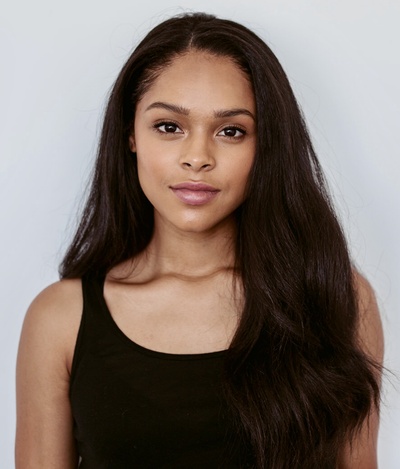 阿什·桑托斯的写真