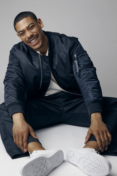 亚伦·皮埃尔的写真