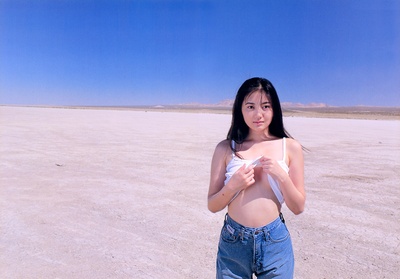 吉冈真由美的写真