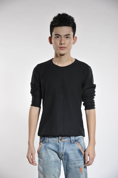 唐沸潮的写真-唐沸潮正面照片