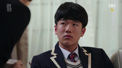 李俊敍的写真-名流真相 리턴 (2018)  ...